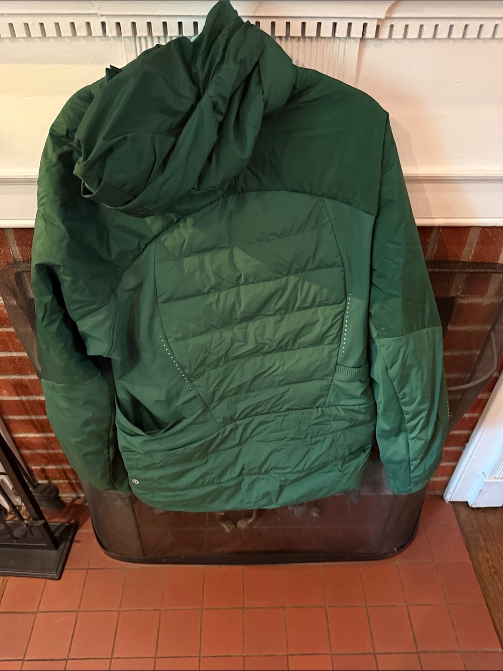 lululemon athletica Men's Forest Green Insulated Puffer Jacket - Picture 3 of 5